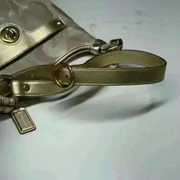 👜👛 NWOT Coach Penelope Optic Metallic Gold Signature F18478 Cream and Tan - Picture 8 of 10